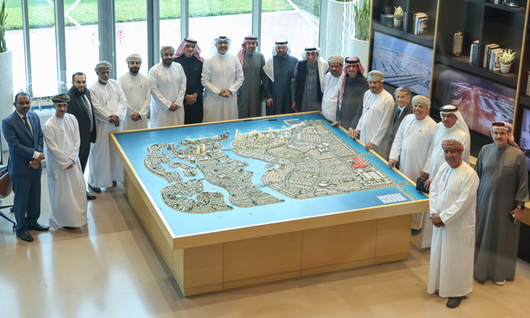 In the presence of the president of the Bahrain Chamber of Commerce and Industry and his deputy…Diyar Al Muharraq Receives Delegations from the Oman and Bahrain Chambers of Commerce and Industry 